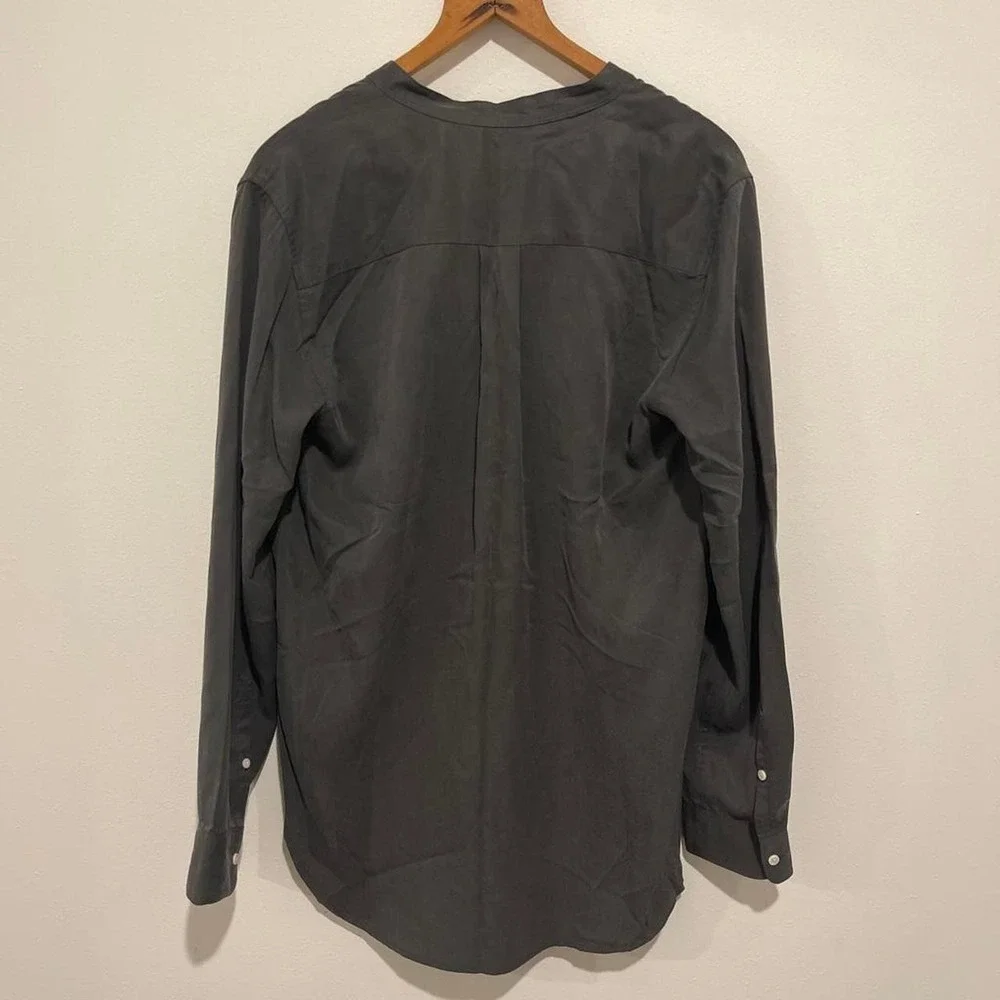 Gap light weight charcoal gray long-sleeve top